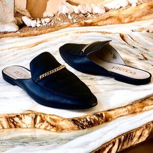 DOGMA Italy Navy Blue Leather Flat Slide Pointy Toe. Chain USED WORN AS IS